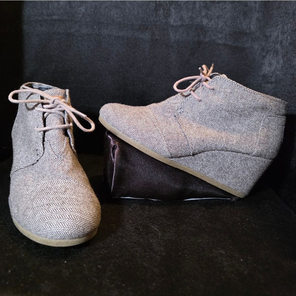 Toms Booties Womens 9.5